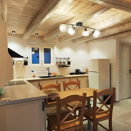 Chrisanthi's * Mougkelatika