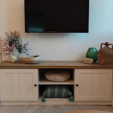 Chrisanthi's * Mougkelatika